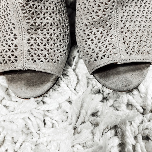 Tahari Chunky Boho Margaret 3 Leather Heels Size 6M - Picture 4 of 9